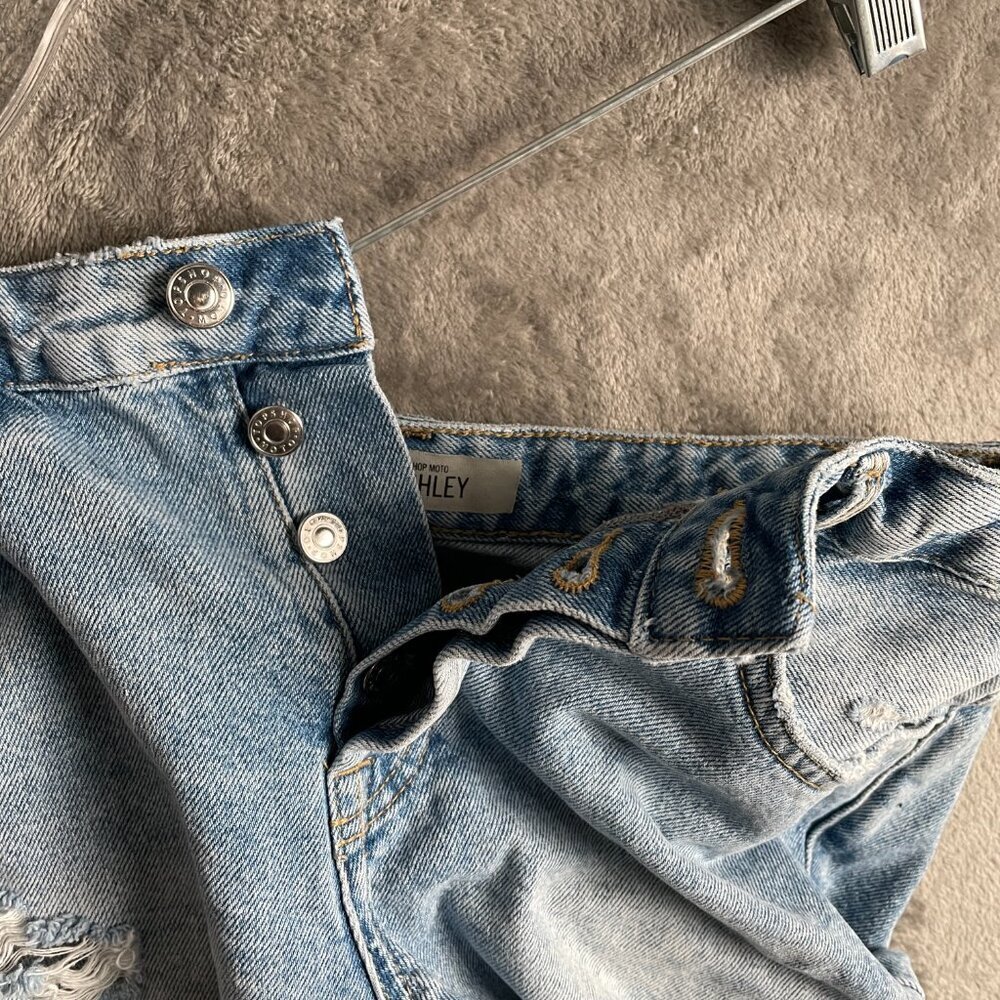 Topshop Moto Ashley Distressed Denim Shorts Women’s Size 8 Light Wash Y2K Grunge - Picture 7 of 8